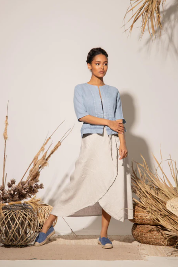 Flared wrap skirt in soft pure linen: / NALAH /