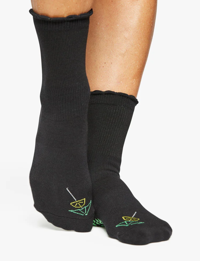 melt crew grip sock