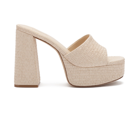 Dolly Mule In Natural Raffia