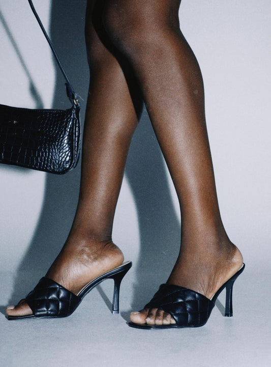 THE LEIGH HEELS