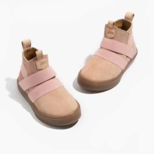 Suede Oakland Sneaker