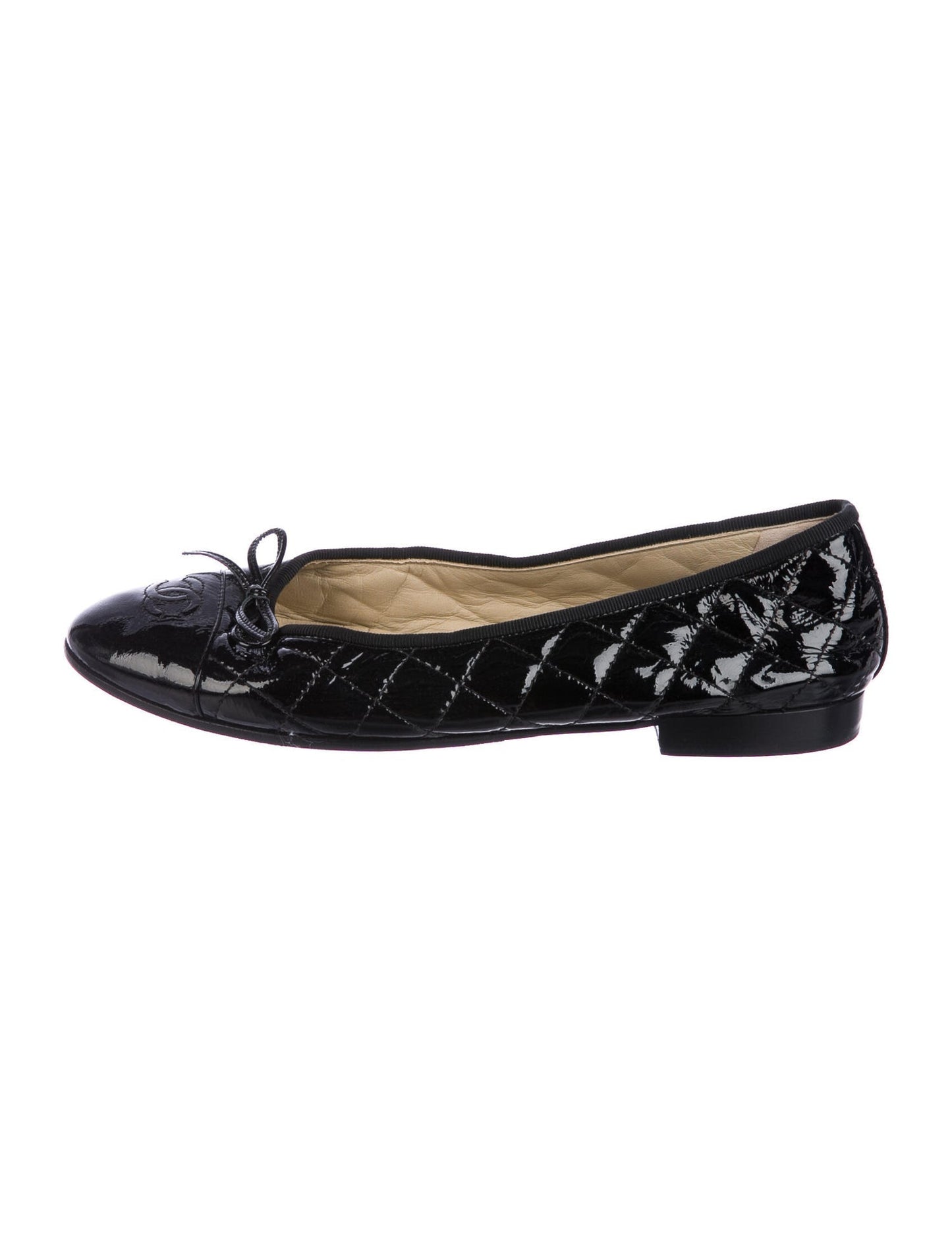 CHANEL Interlocking CC Logo Patent Leather Ballet Flats